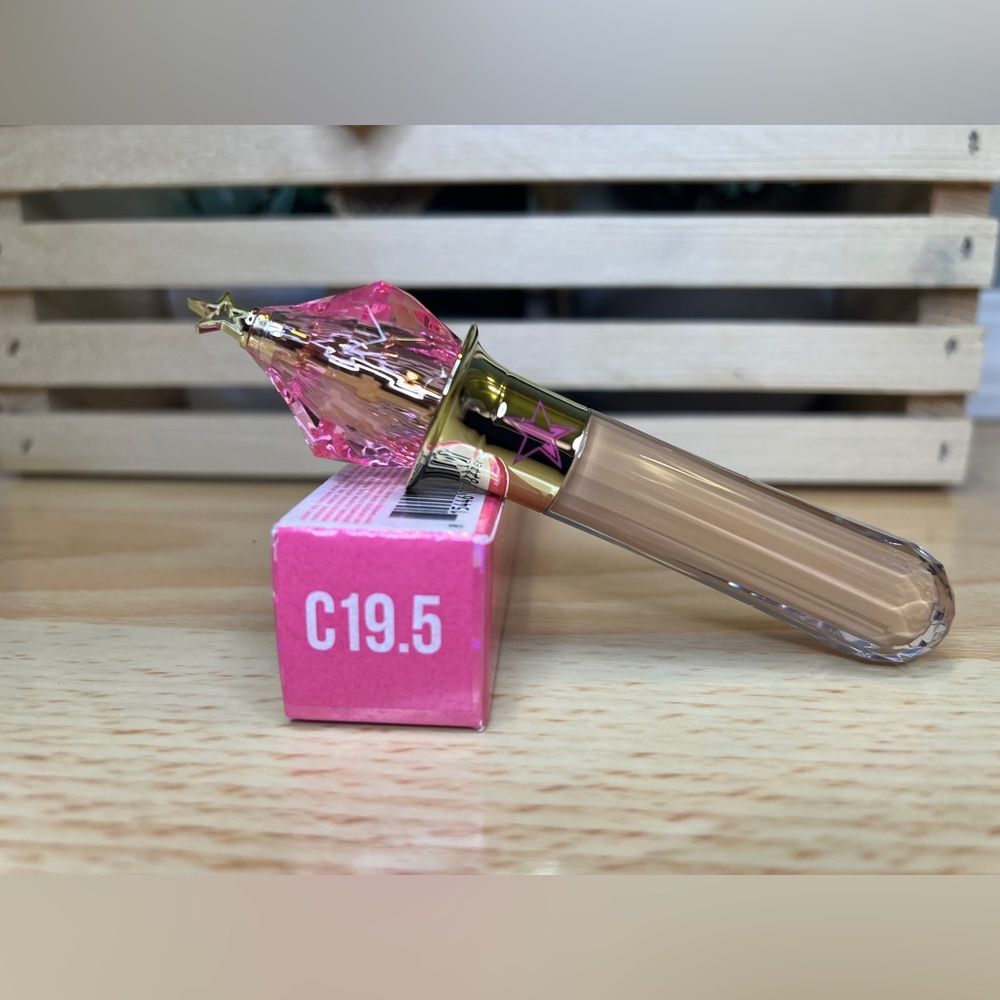 🌸 4/$25 Jeffree Star Magic Star Concealer C19.5